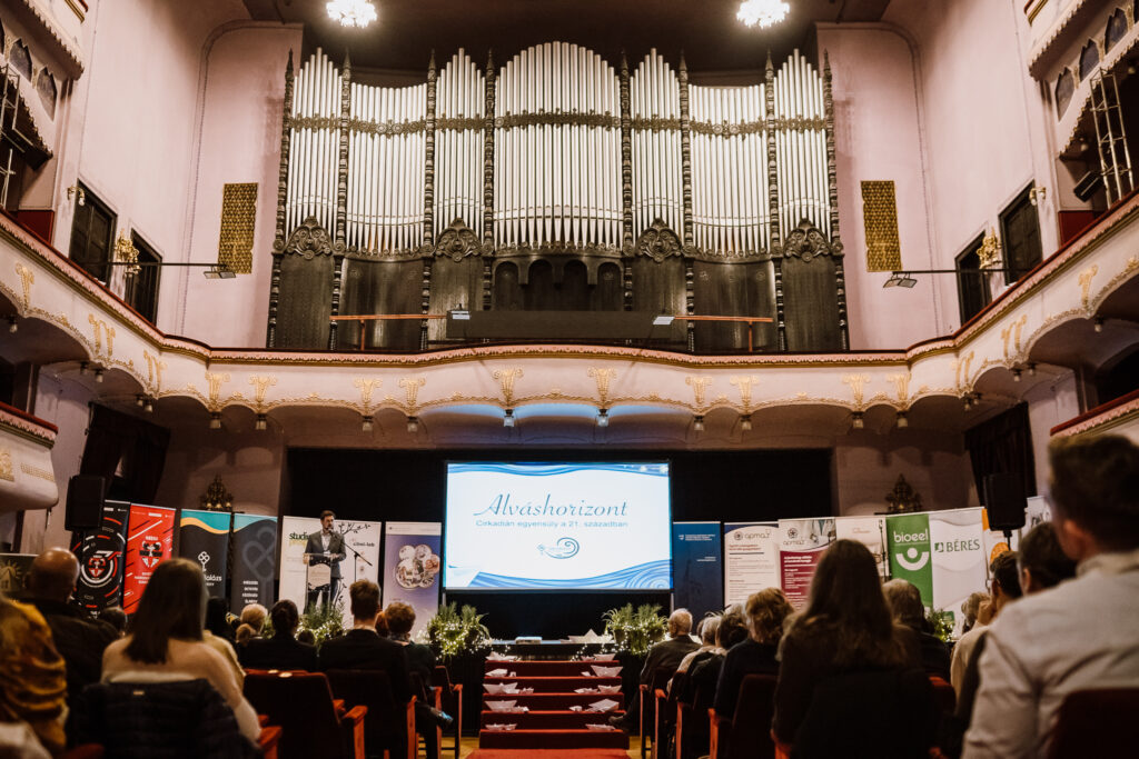 Between February 20–22, 2026, the Palace of Culture in Târgu Mureș hosted the multidisciplinary conference of the Saint Blaise Foundation, which explored the scientific, psychological, and artistic approaches to sleep and dreams.